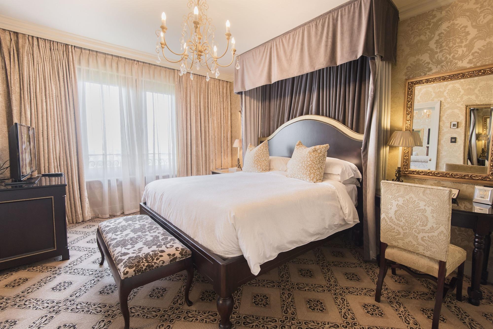 Palazzo Hotel Fourways Exterior foto A bedroom at the Hotel