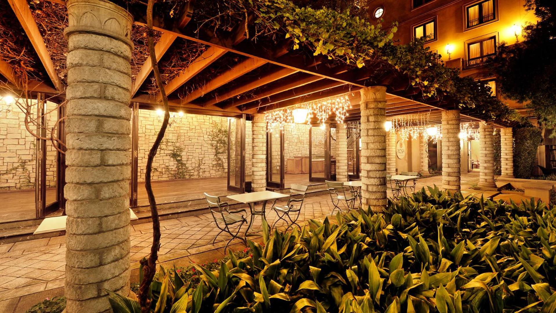 Palazzo Hotel Fourways Exterior foto The Pergola