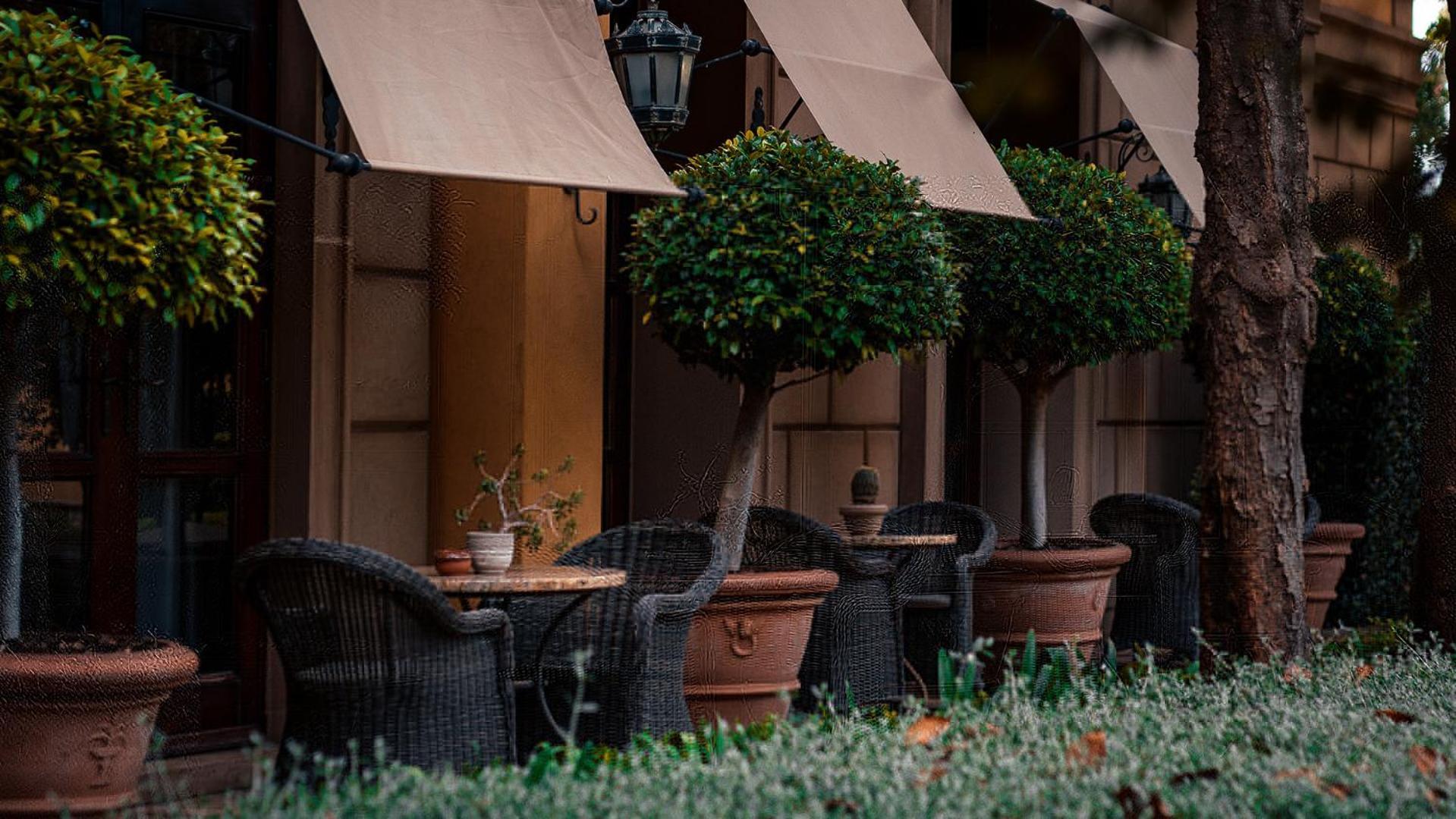Palazzo Hotel Fourways Exterior foto The hotel's garden