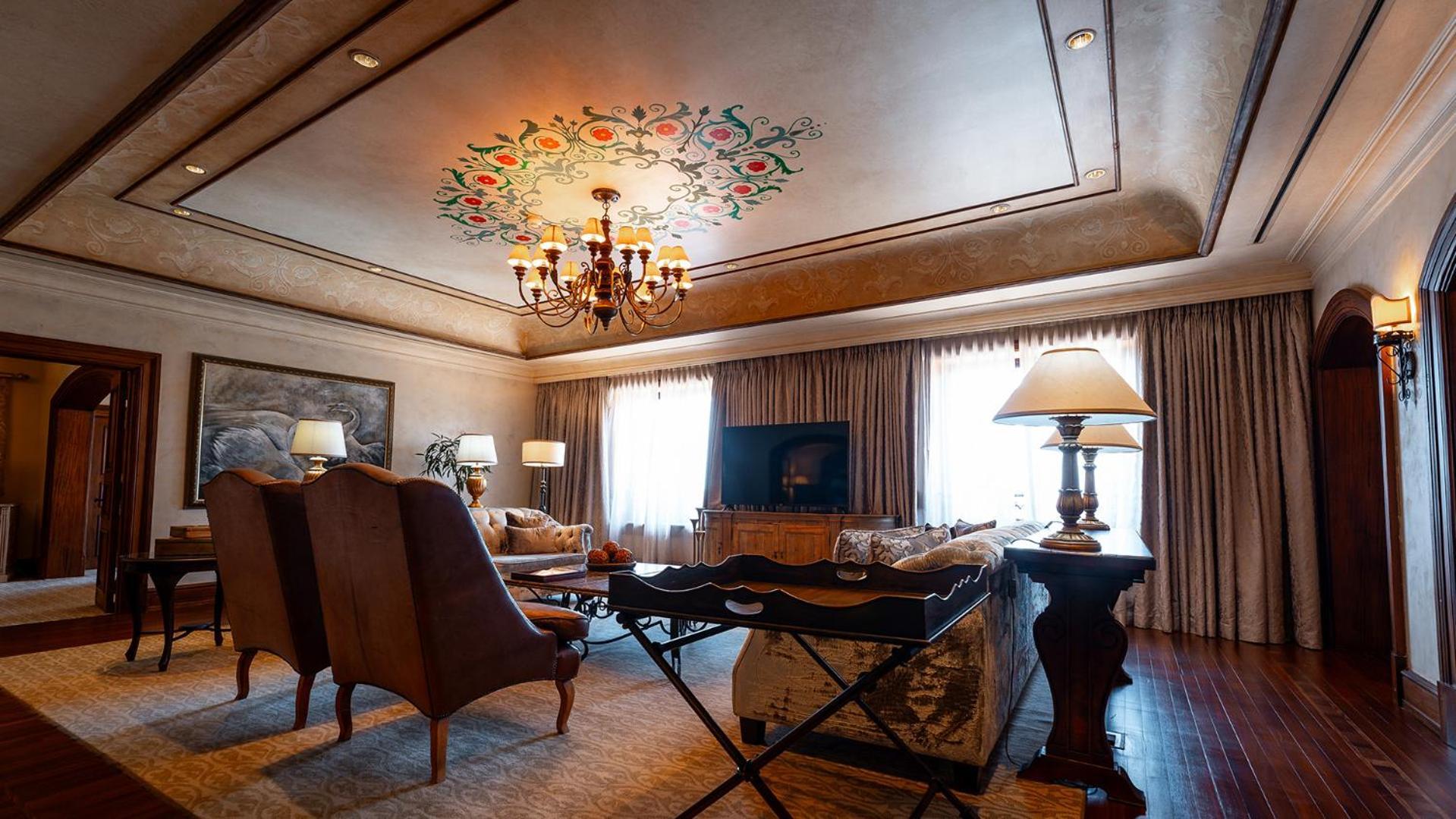 Palazzo Hotel Fourways Exterior foto The living room of the presidential suite