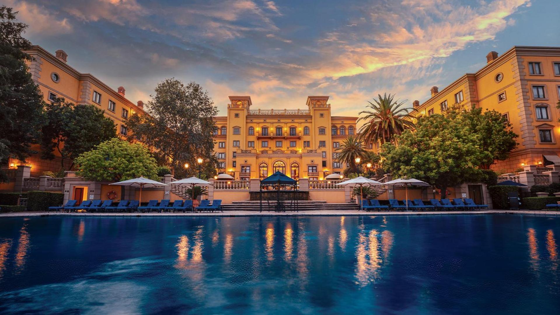 Palazzo Hotel Fourways Exterior foto The Royal Hotel
