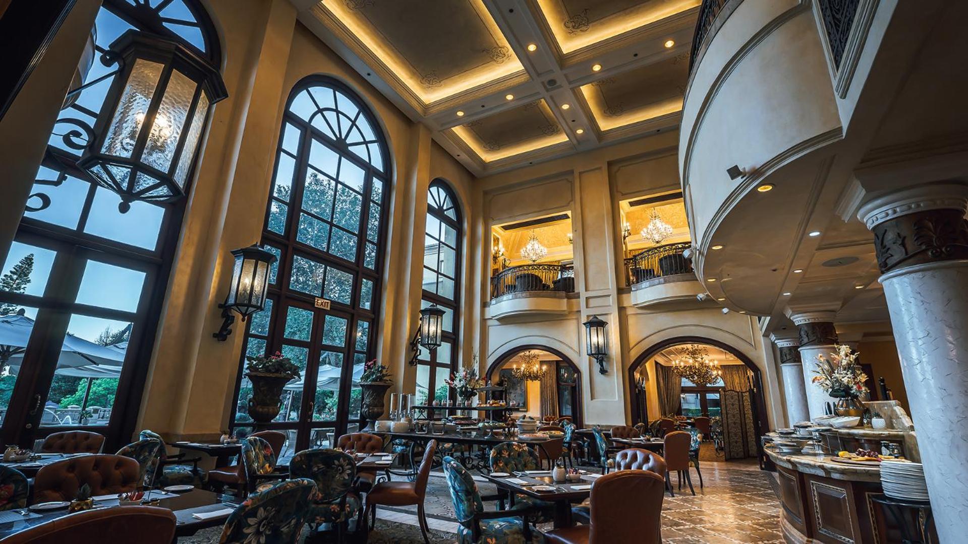 Palazzo Hotel Fourways Exterior foto The lobby lounge