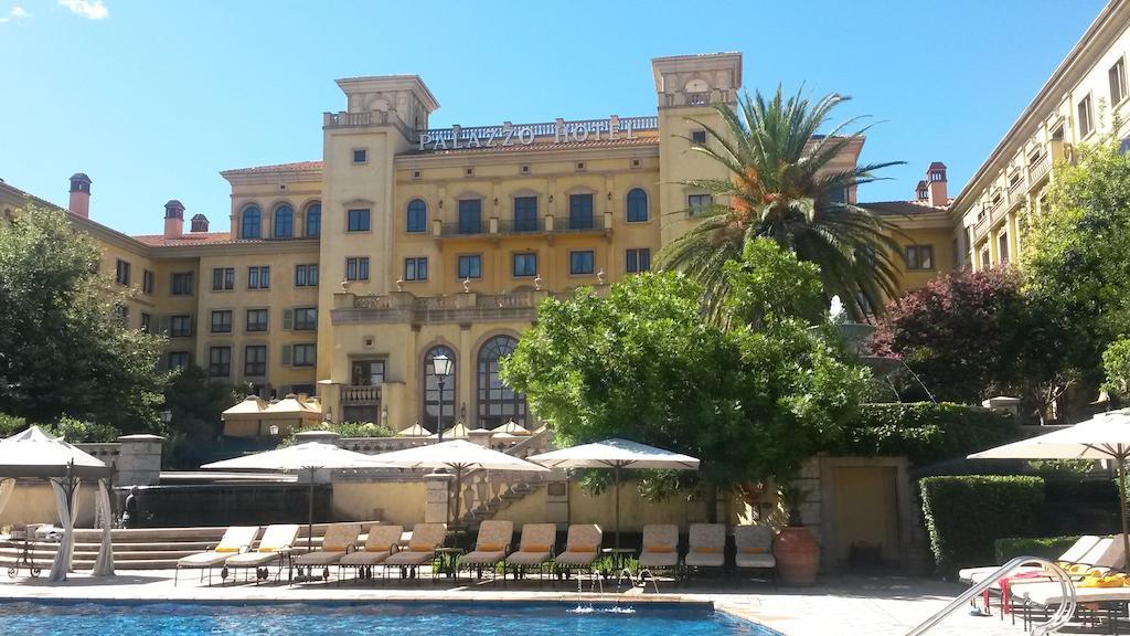 Palazzo Hotel Fourways Exterior foto Hotel